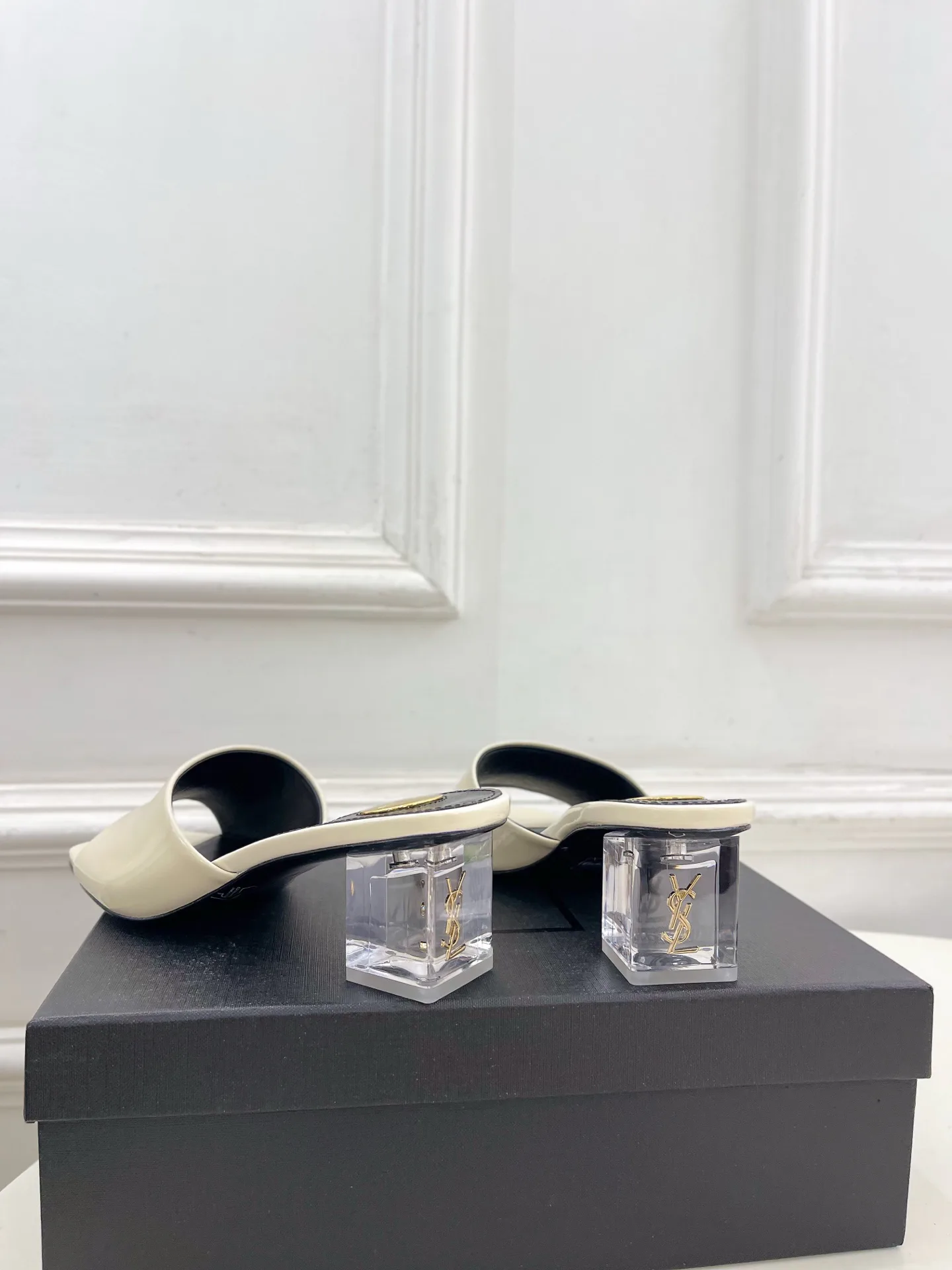 Women's Mules And Clogs SAINT LAURENT 17506905
