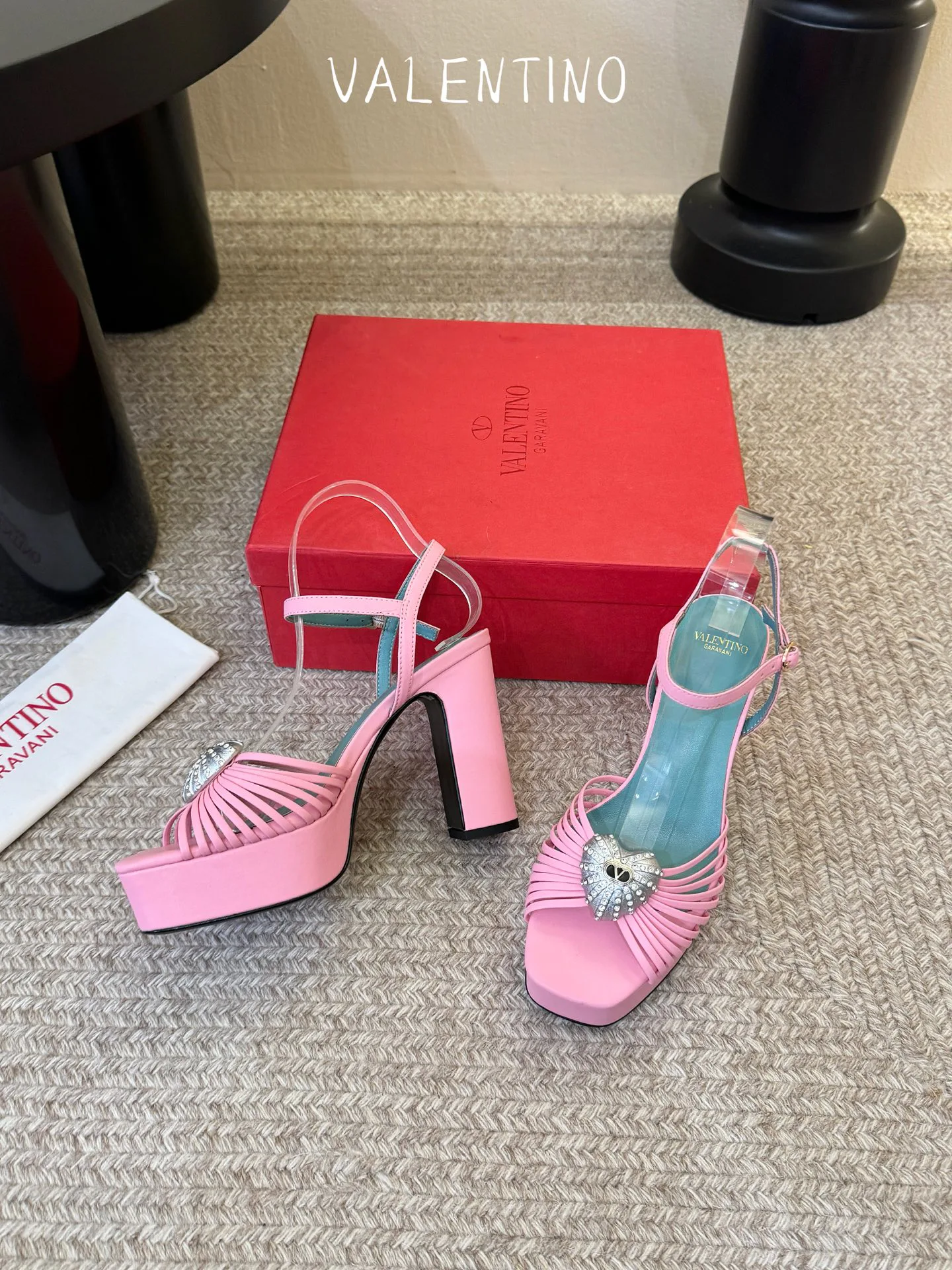 Women's Open-Toe Sandals VALENTINO 17396952