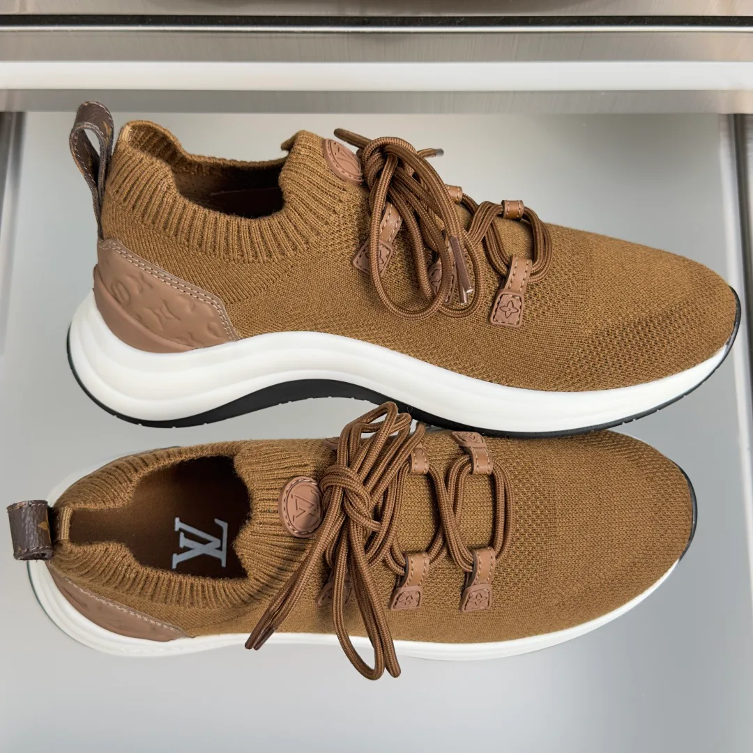 Women's Sneakers LOUIS VUITTON 17950534