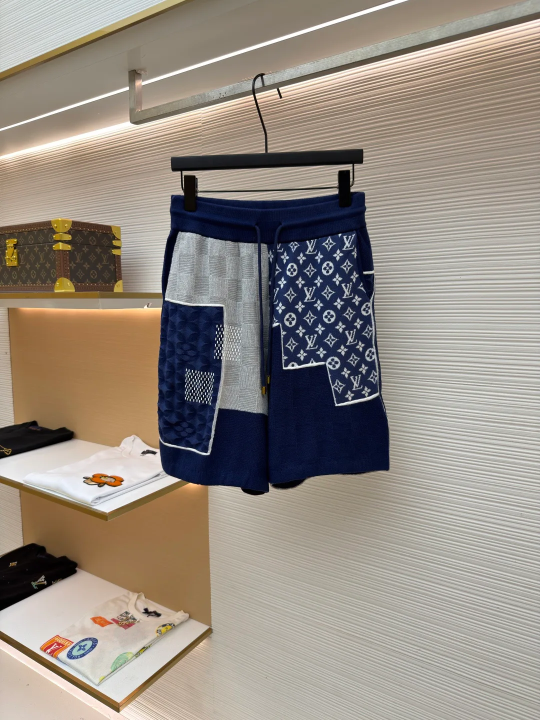 Men's Shorts LOUIS VUITTON 17527111