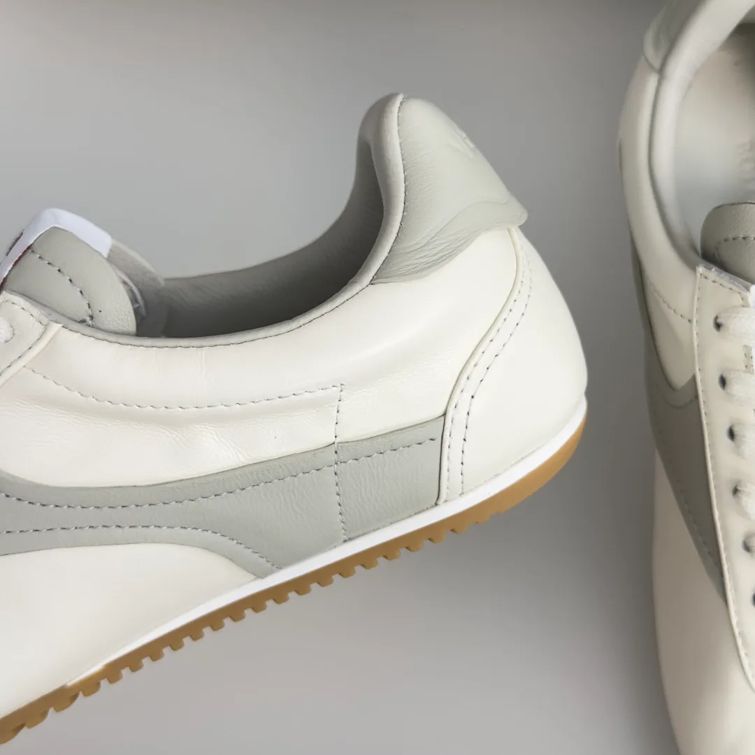 Women's Sneakers BOTTEGA VENETA 18125571