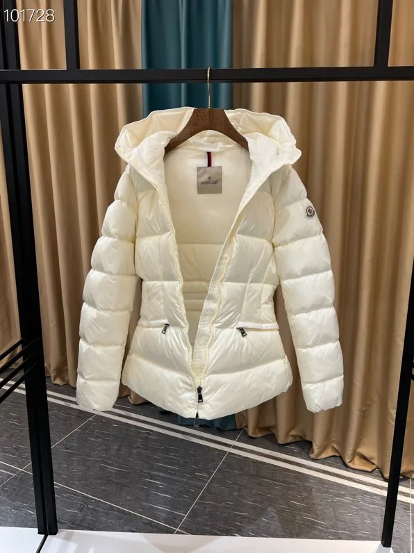 Women's Jackets And Down Jackets MONCLER 17964594