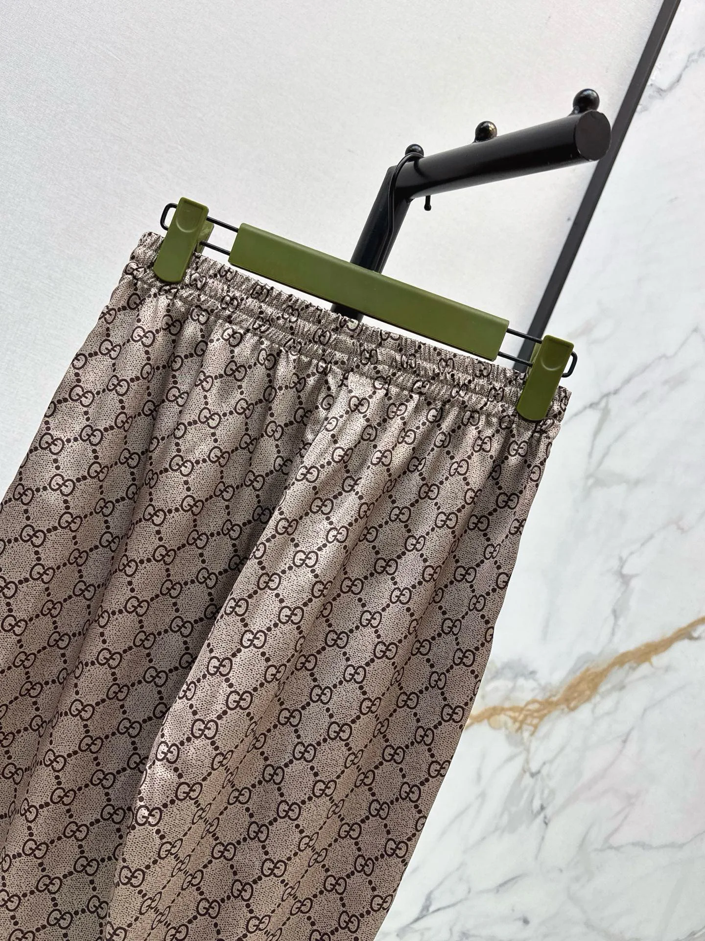 Women's Trousers GUCCI 17988513