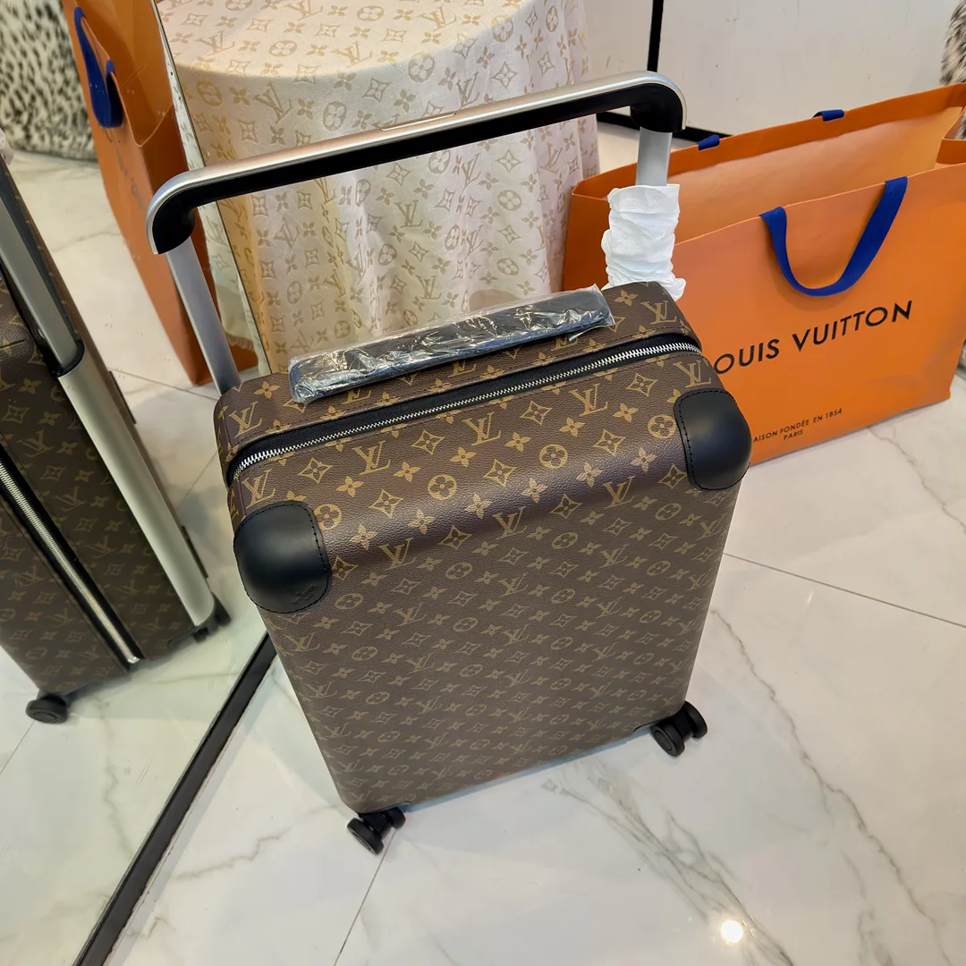 Suitcases LOUIS VUITTON 17675222