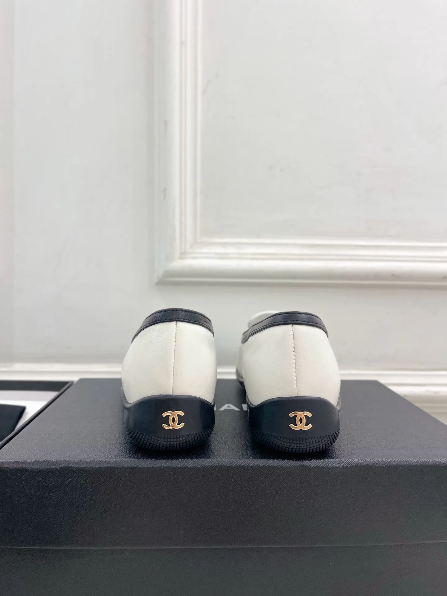 Women's Loafers And Moccasins CHANEL 18034986