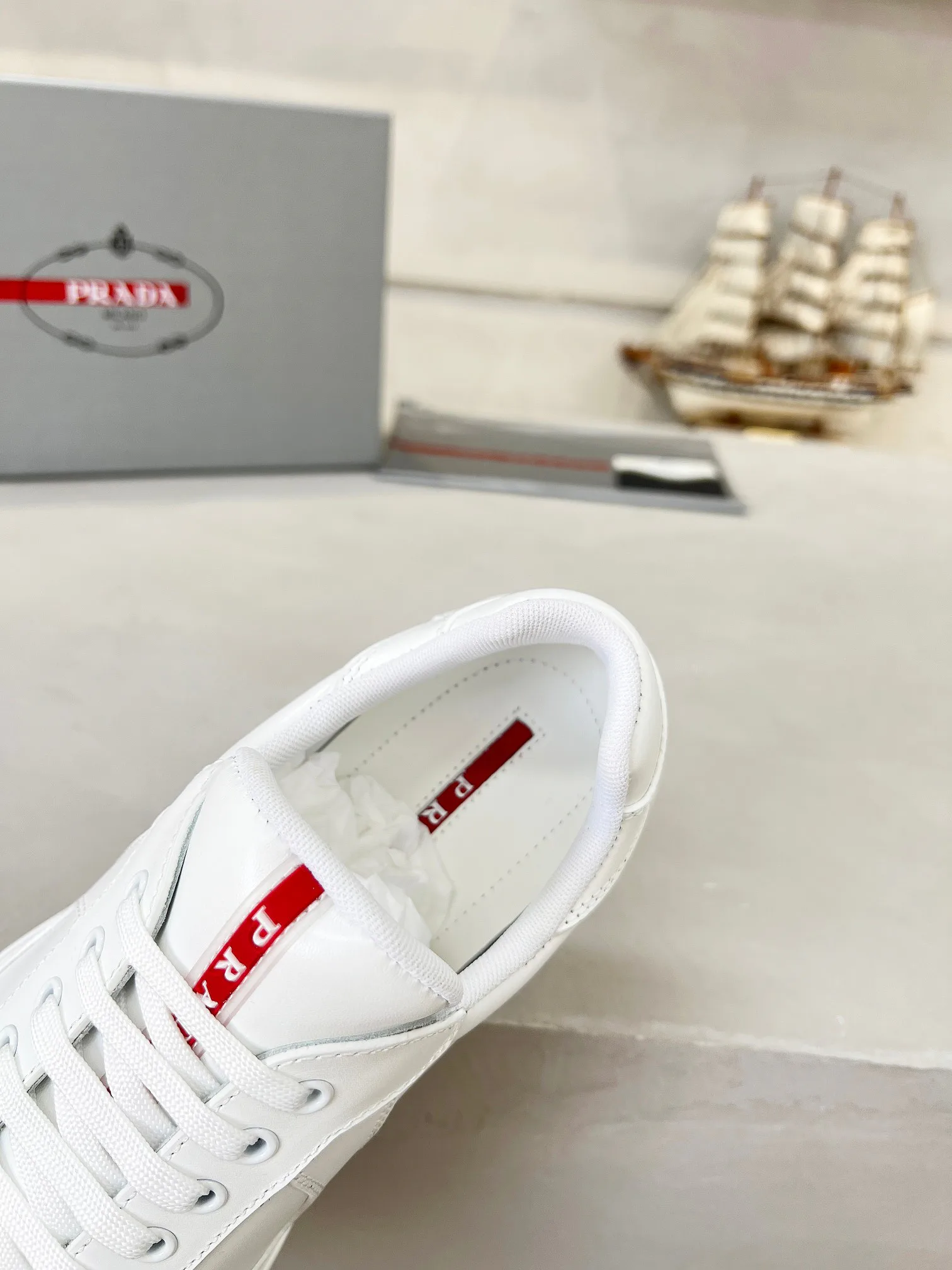 Women's Sneakers PRADA 17704052
