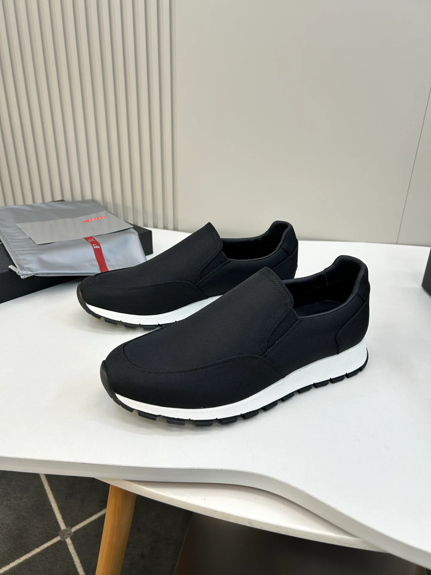 Men's Sneakers PRADA 18267398