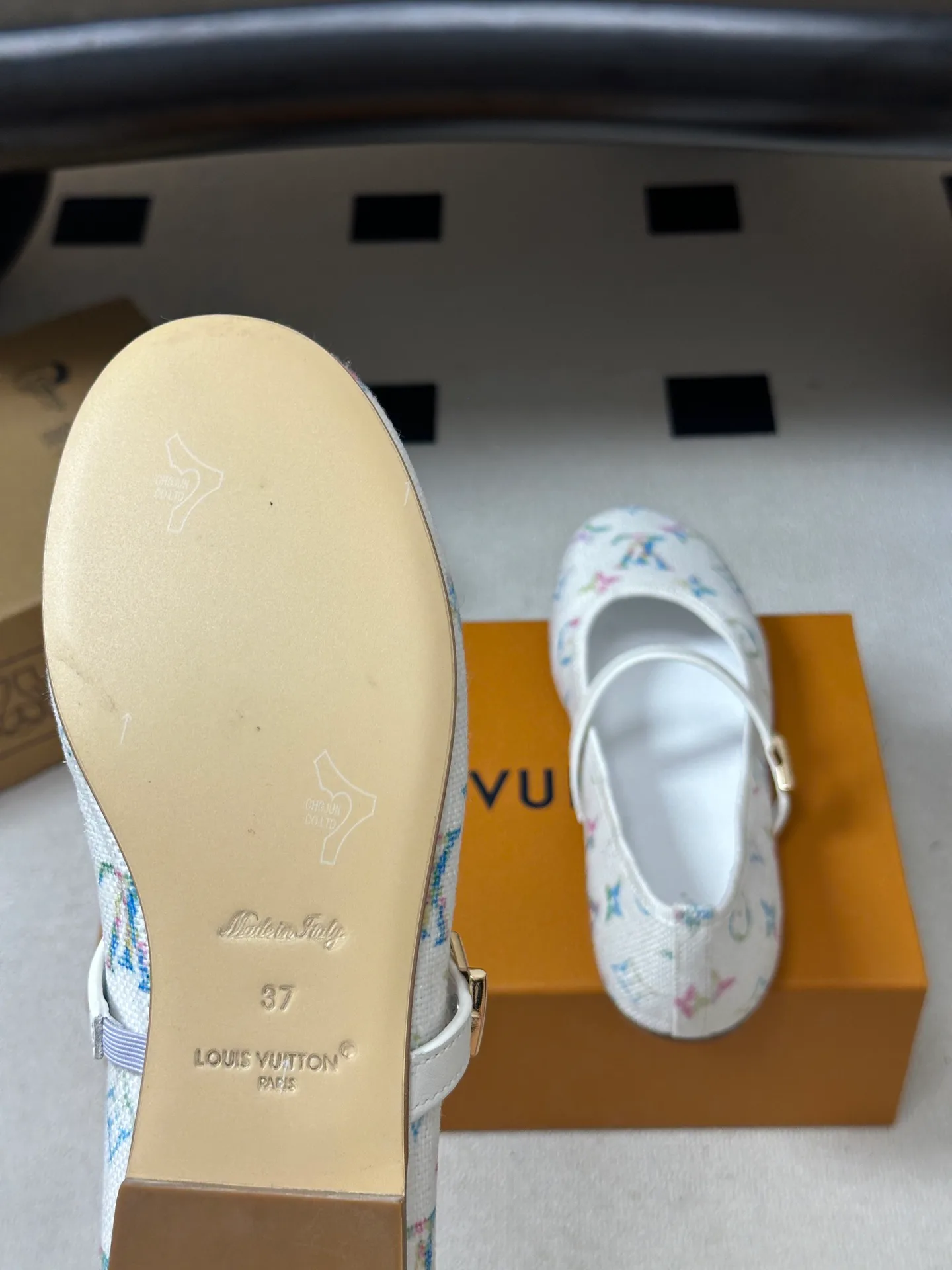 Women's Ballet Flats LOUIS VUITTON 18340931