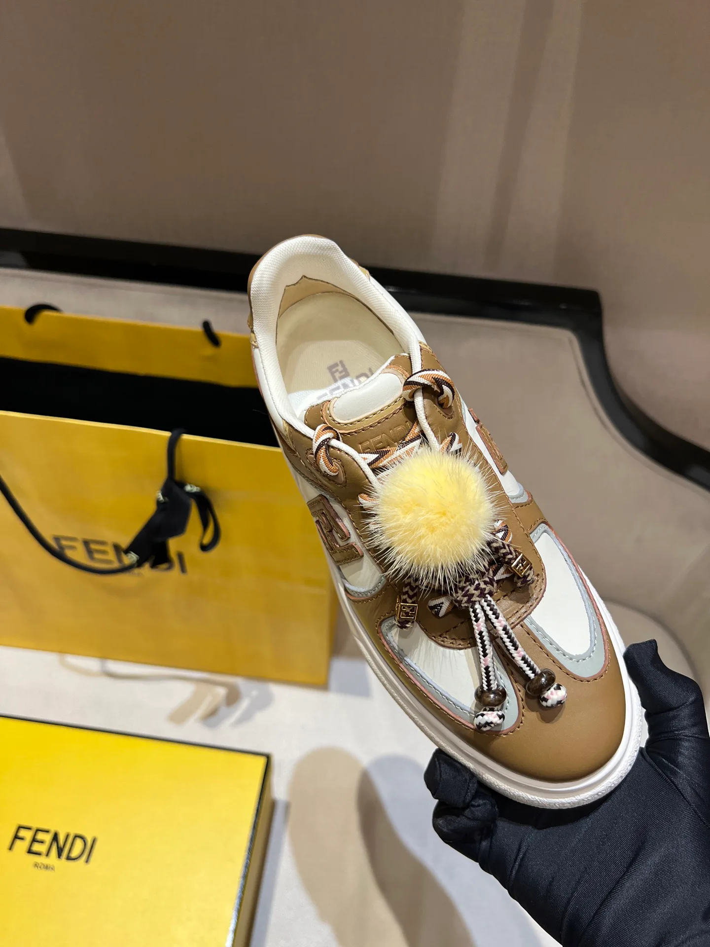 Women's Sneakers FENDI 18020656