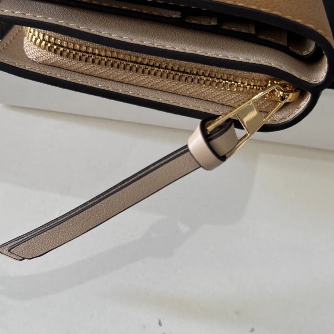 Women's Clutches LOEWE 17502820