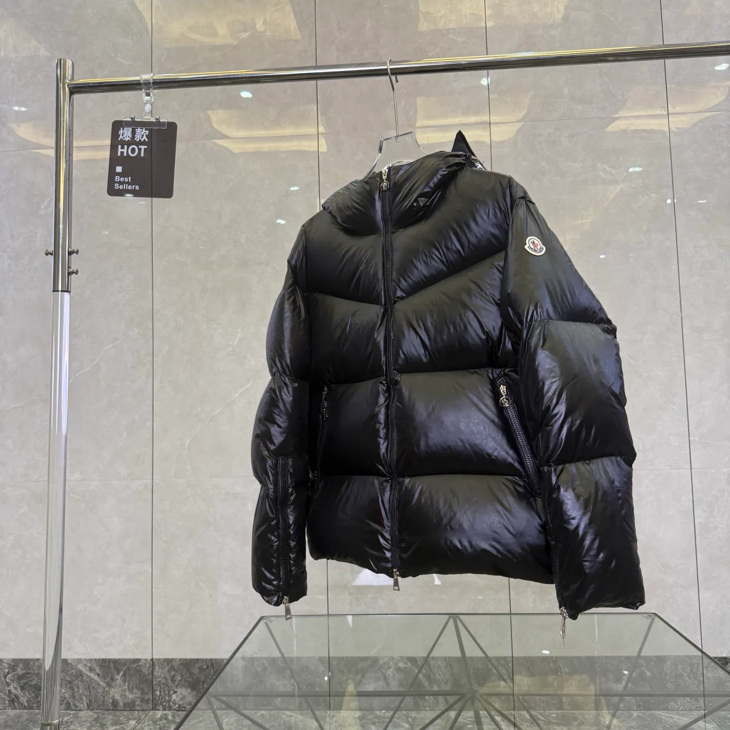 Women's Jackets And Down Jackets MONCLER 18391716