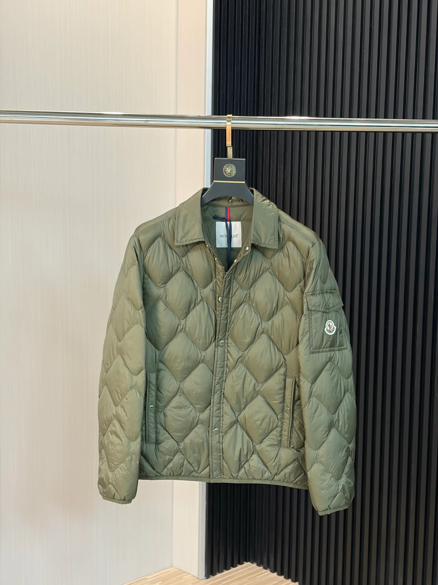 Men's Jackets And Down Jackets MONCLER 17868392
