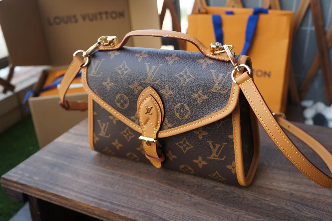 Women's Classic Handbags LOUIS VUITTON 17882298