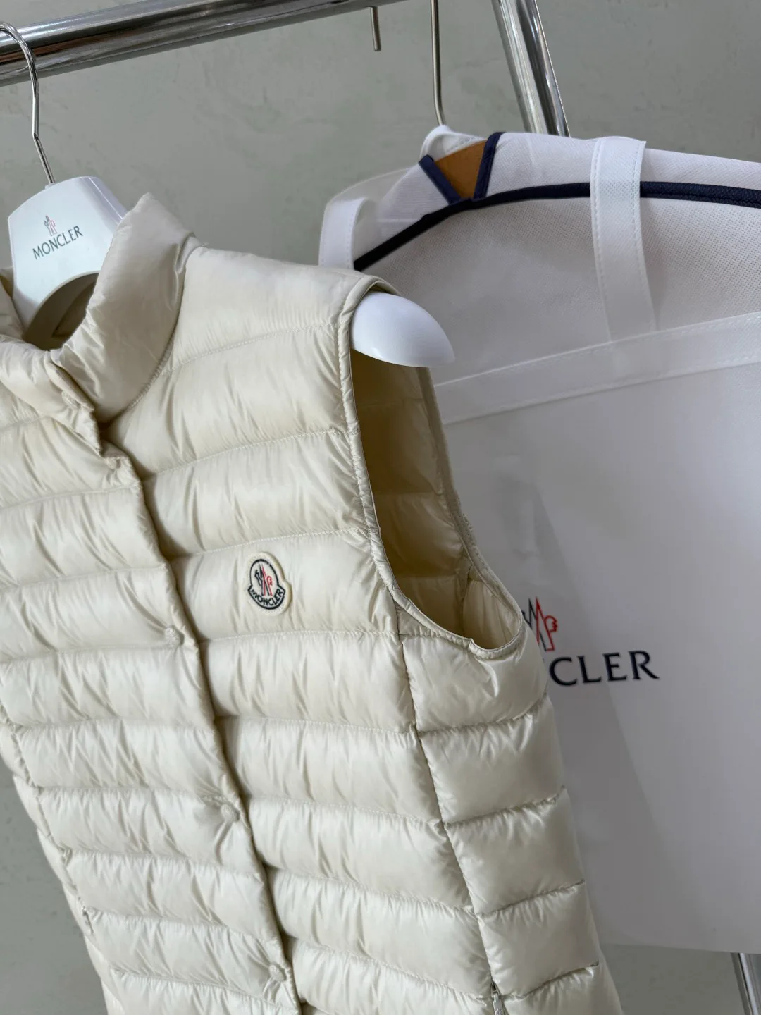 Men's Vests MONCLER 18030019