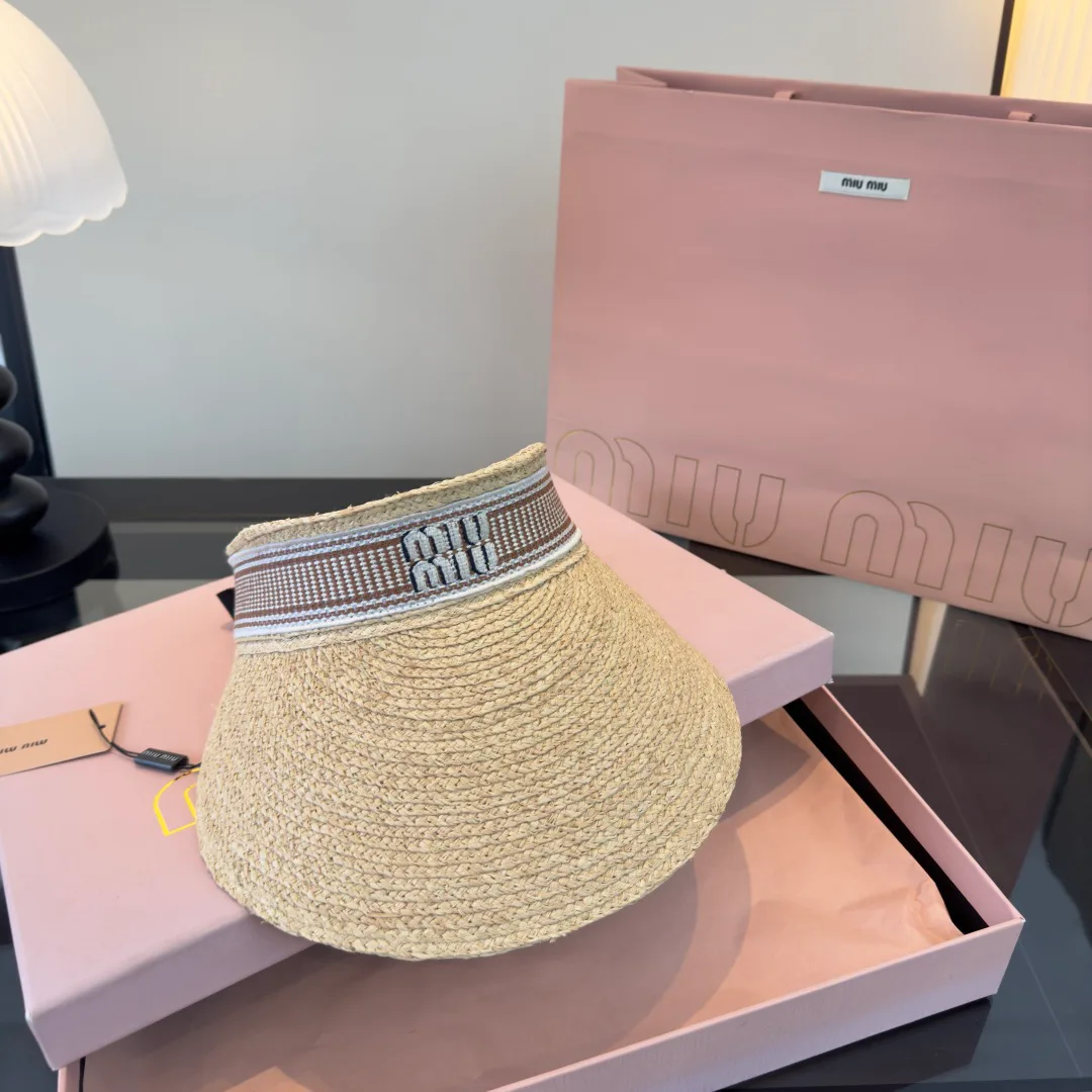 Hats MIU MIU 17562438