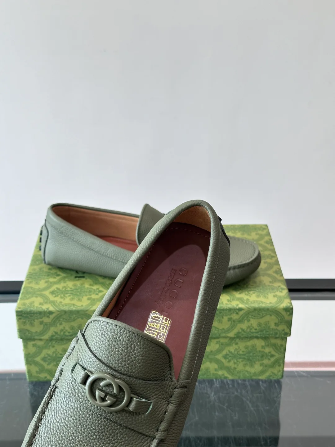 Men's Loafers And Dress Shoes GUCCI 17588557
