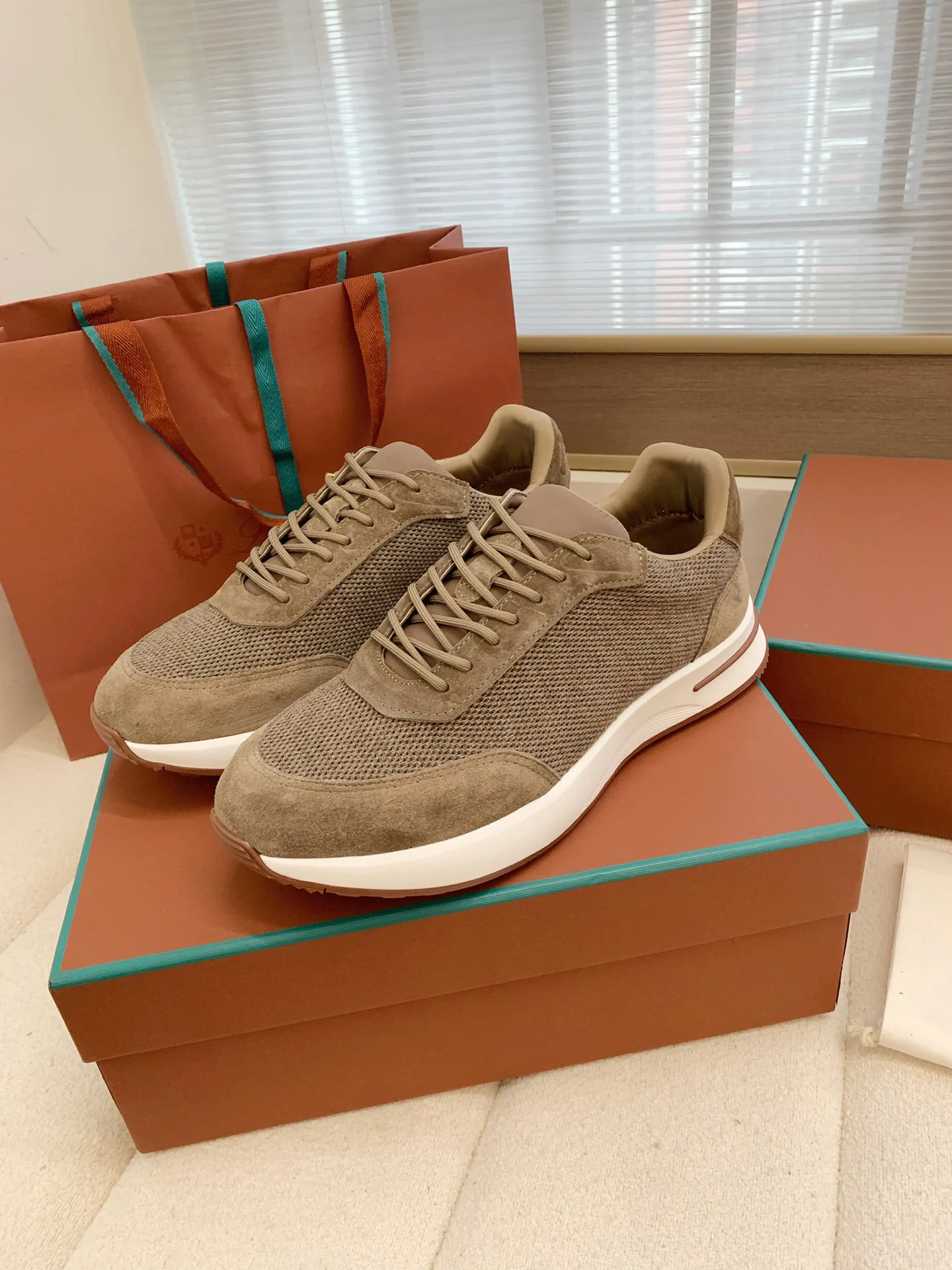 Men's Sneakers LORO PIANA 18486042