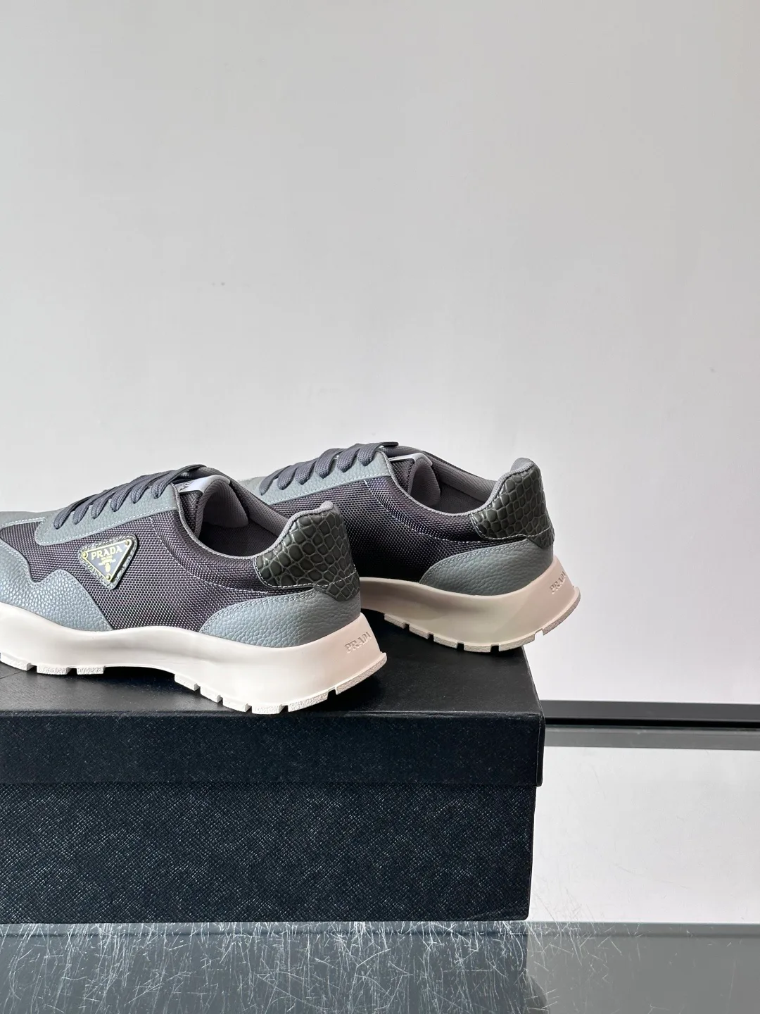 Men's Sneakers PRADA 17859570