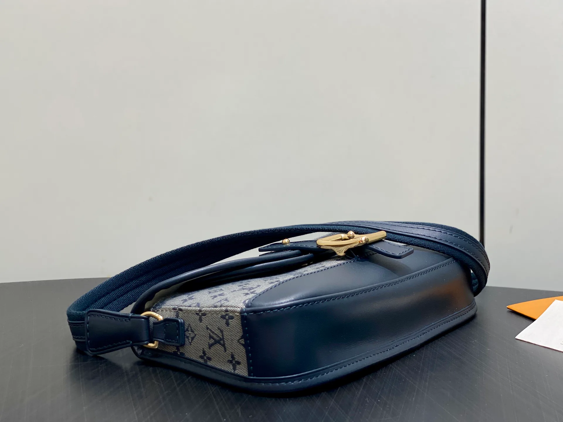 Women's Classic Handbags LOUIS VUITTON 17838909