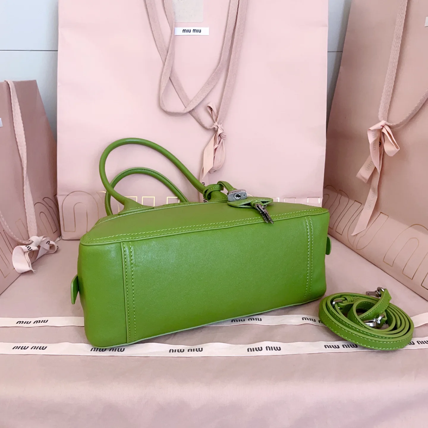 Классические Сумки Женские Miu Miu 18602453