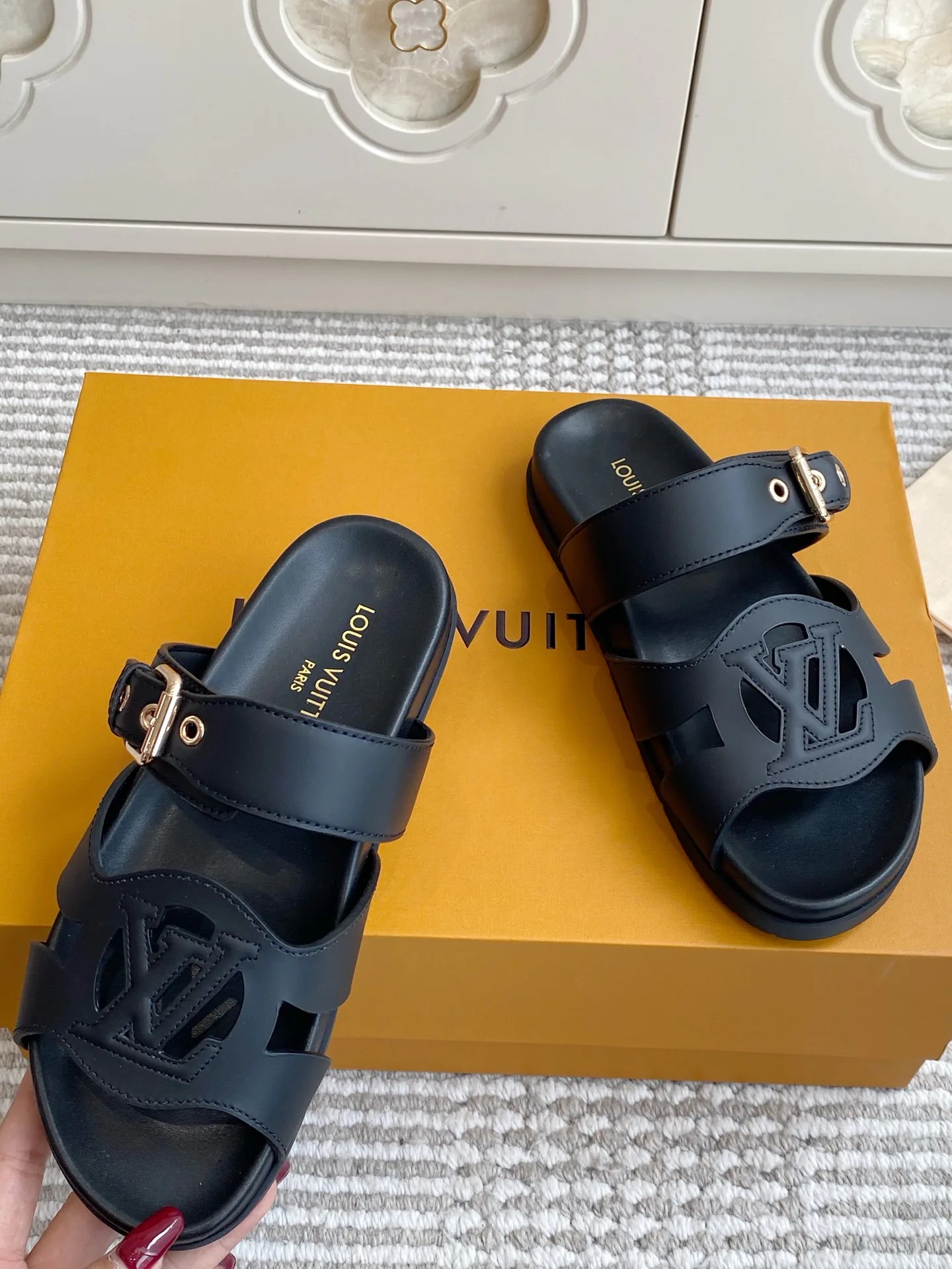 Women's Flip-Flops LOUIS VUITTON 17572158