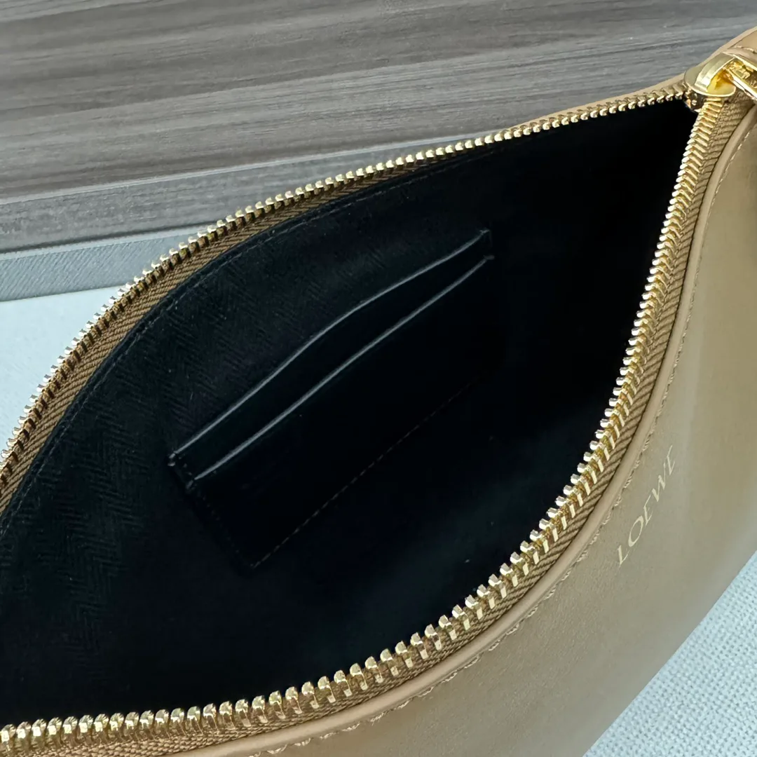 Women's Clutches LOEWE 18116464