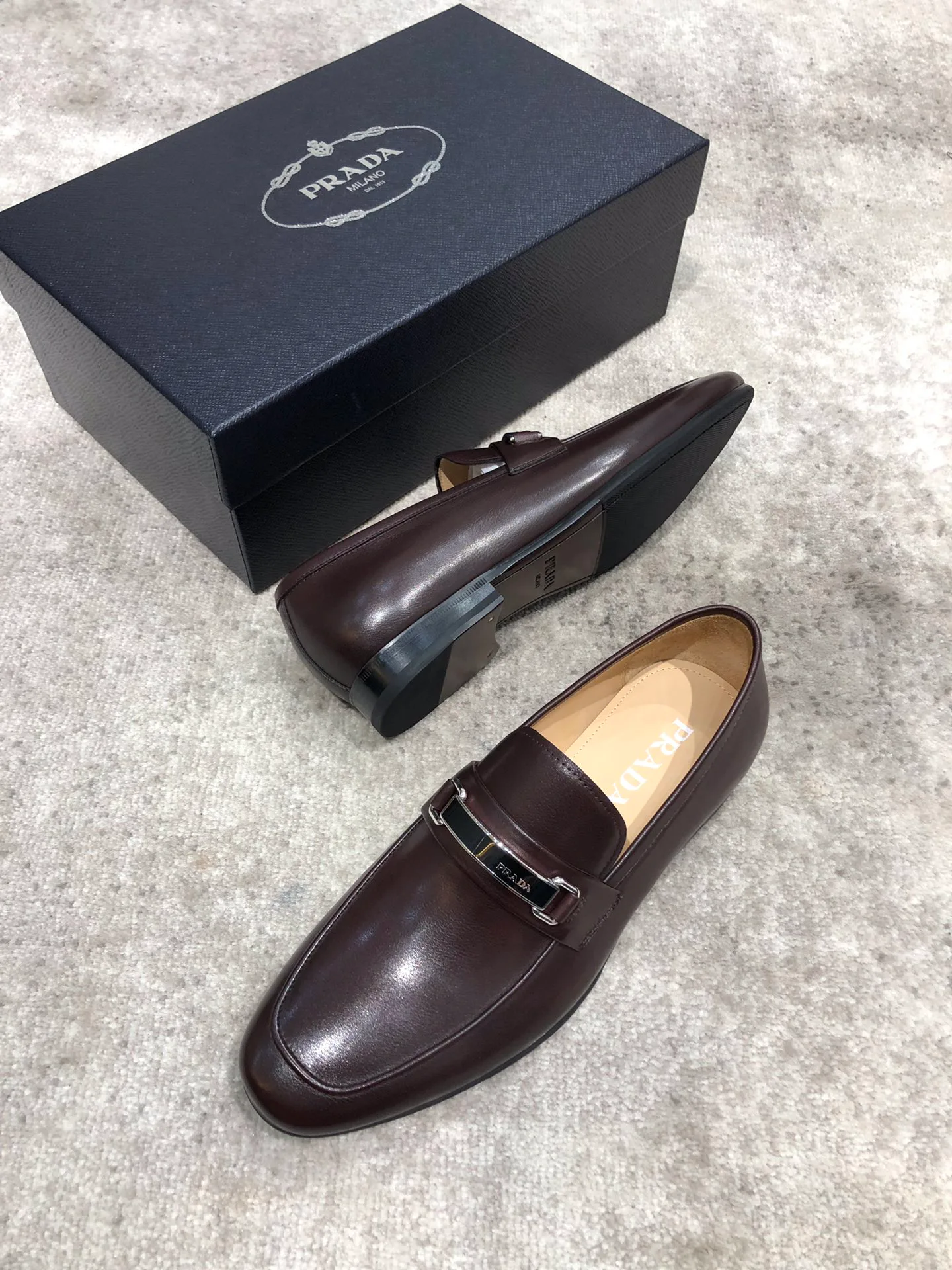 Men's Loafers And Dress Shoes PRADA 17854241
