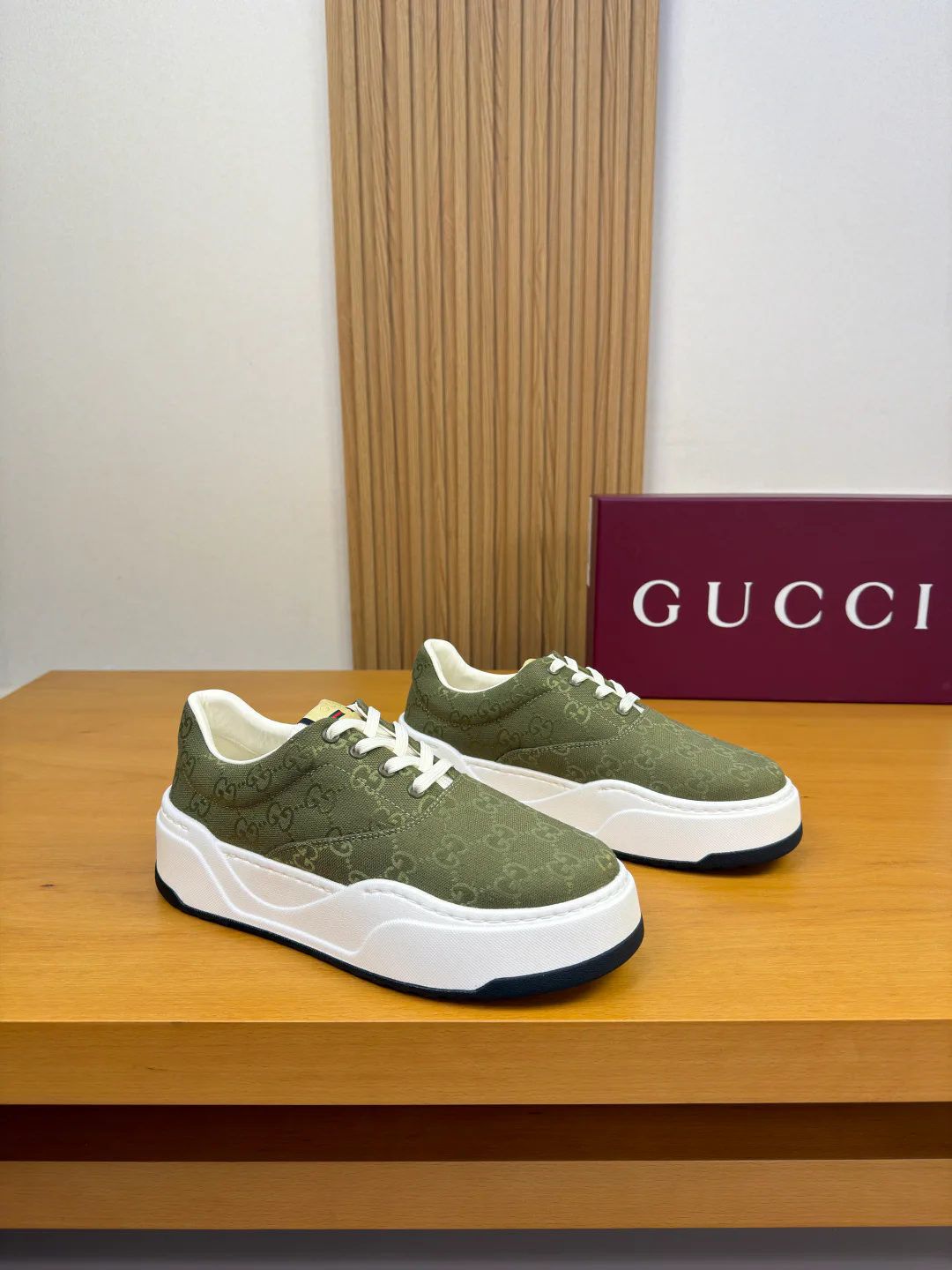 Men's Sneakers GUCCI 17368520