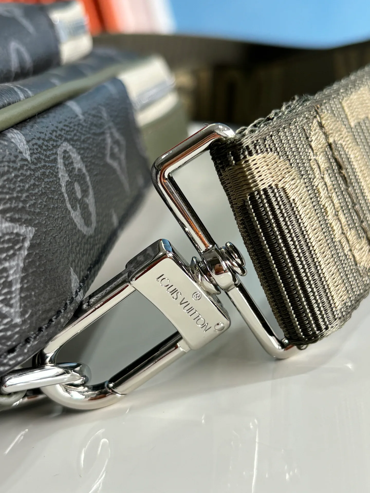 Women's Shoulder Bags LOUIS VUITTON 17695250