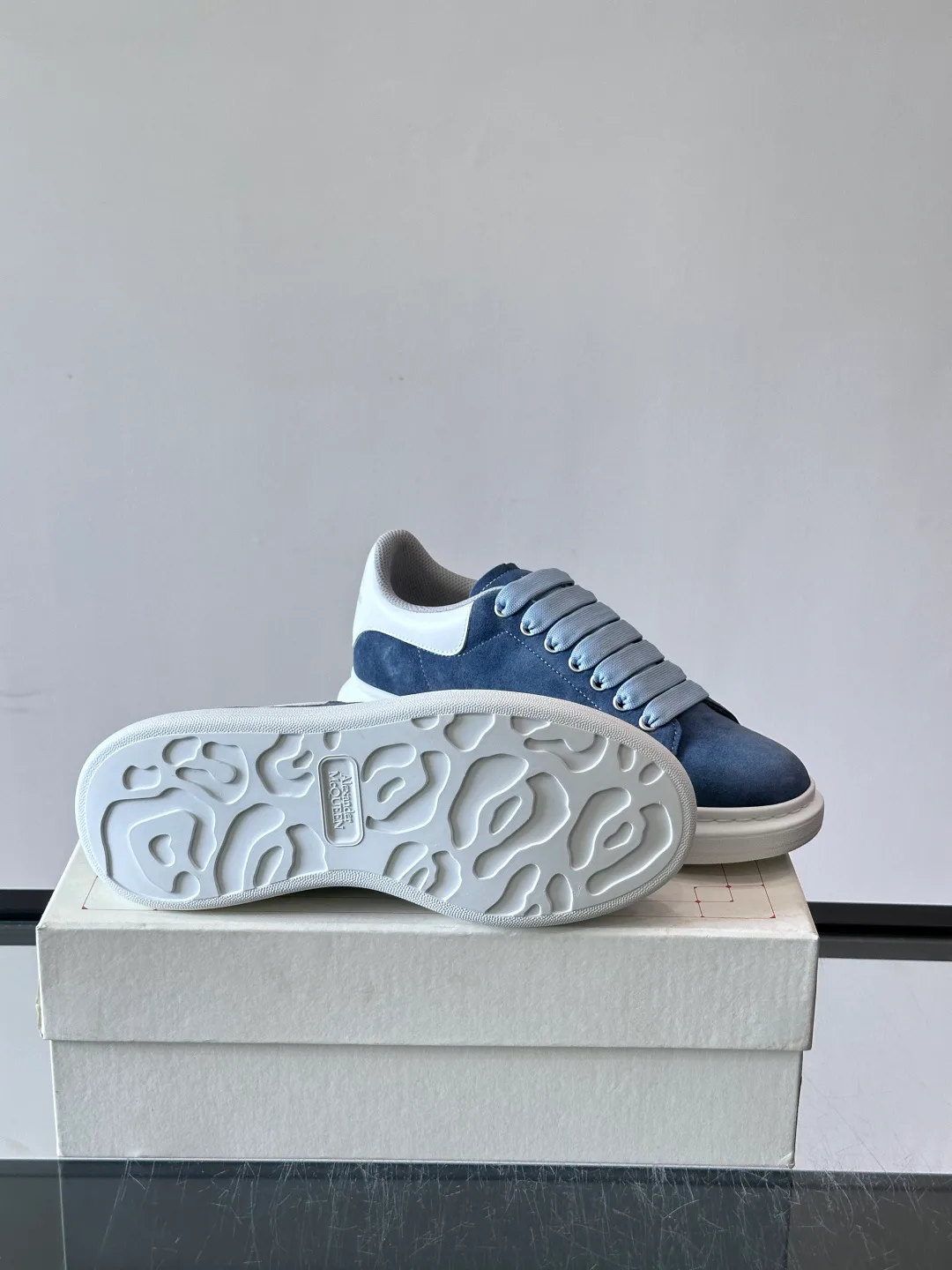 Women's Sneakers ALEXANDER MCQUEEN 17447548