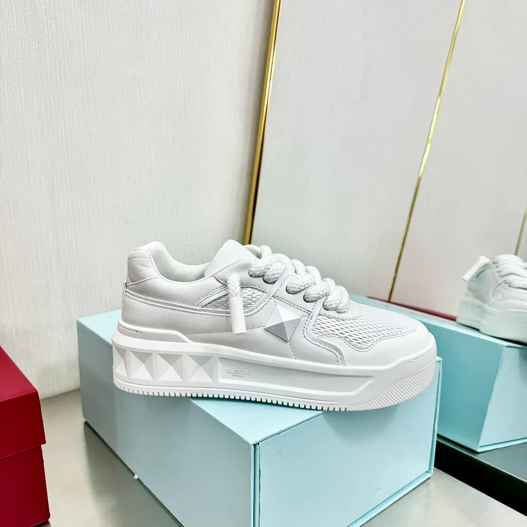 Women's Sneakers VALENTINO 17955022