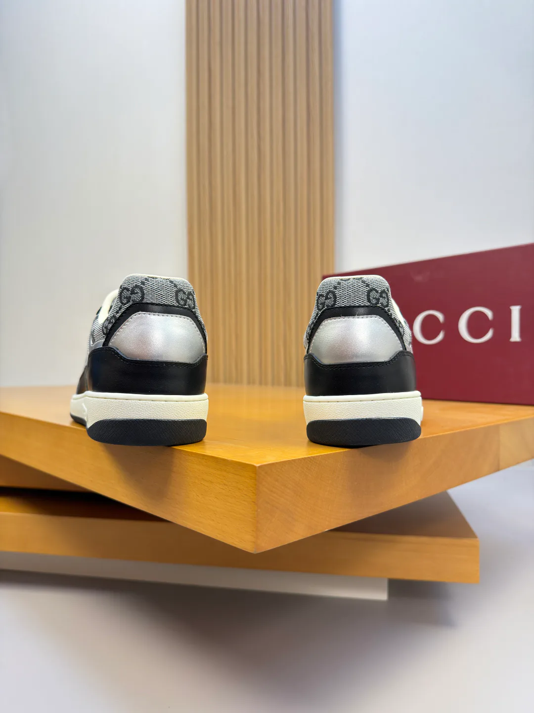 Men's Sneakers GUCCI 18142457