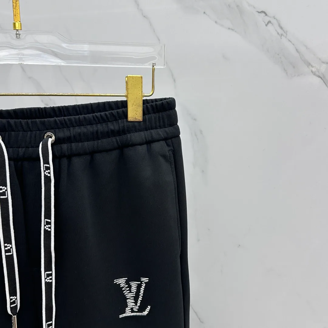Брюки Мужские Louis Vuitton 18596897