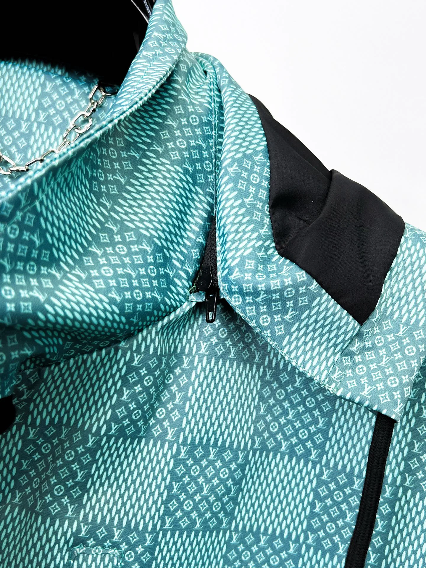 Men's Jackets And Down Jackets LOUIS VUITTON 18191472