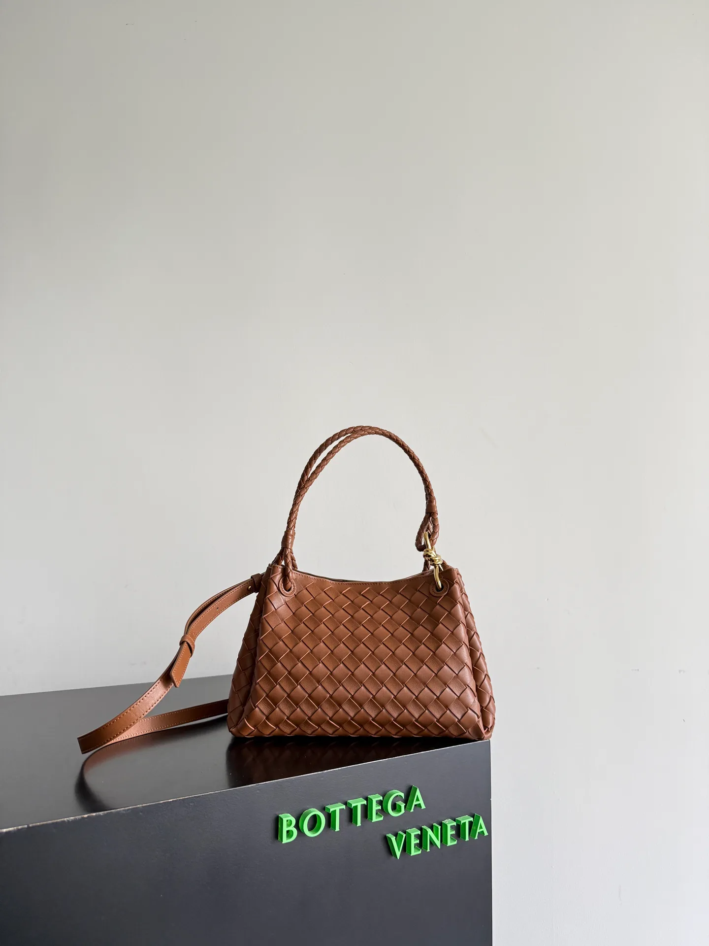 Women's Classic Handbags BOTTEGA VENETA 18321563