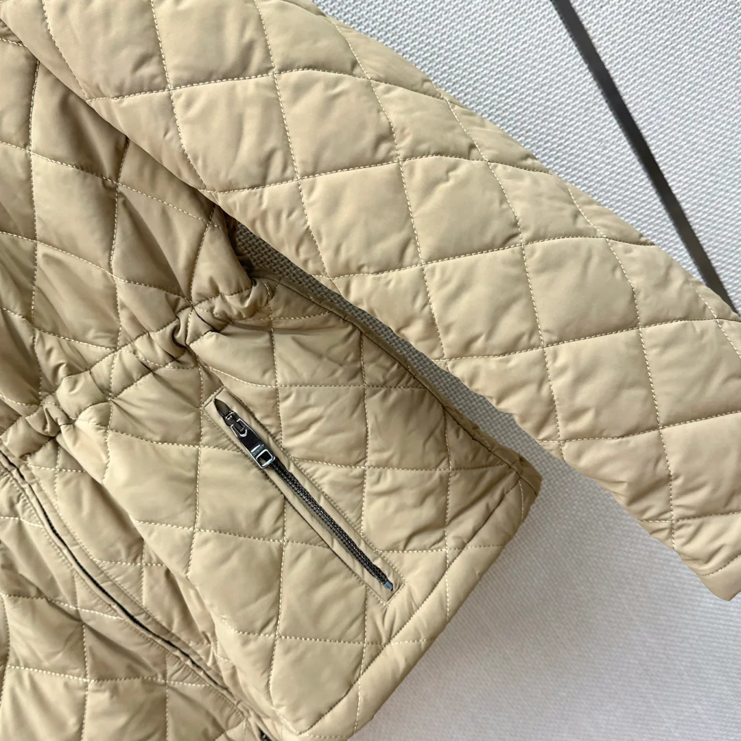 Women's Jackets And Down Jackets BURBERRY 18398271