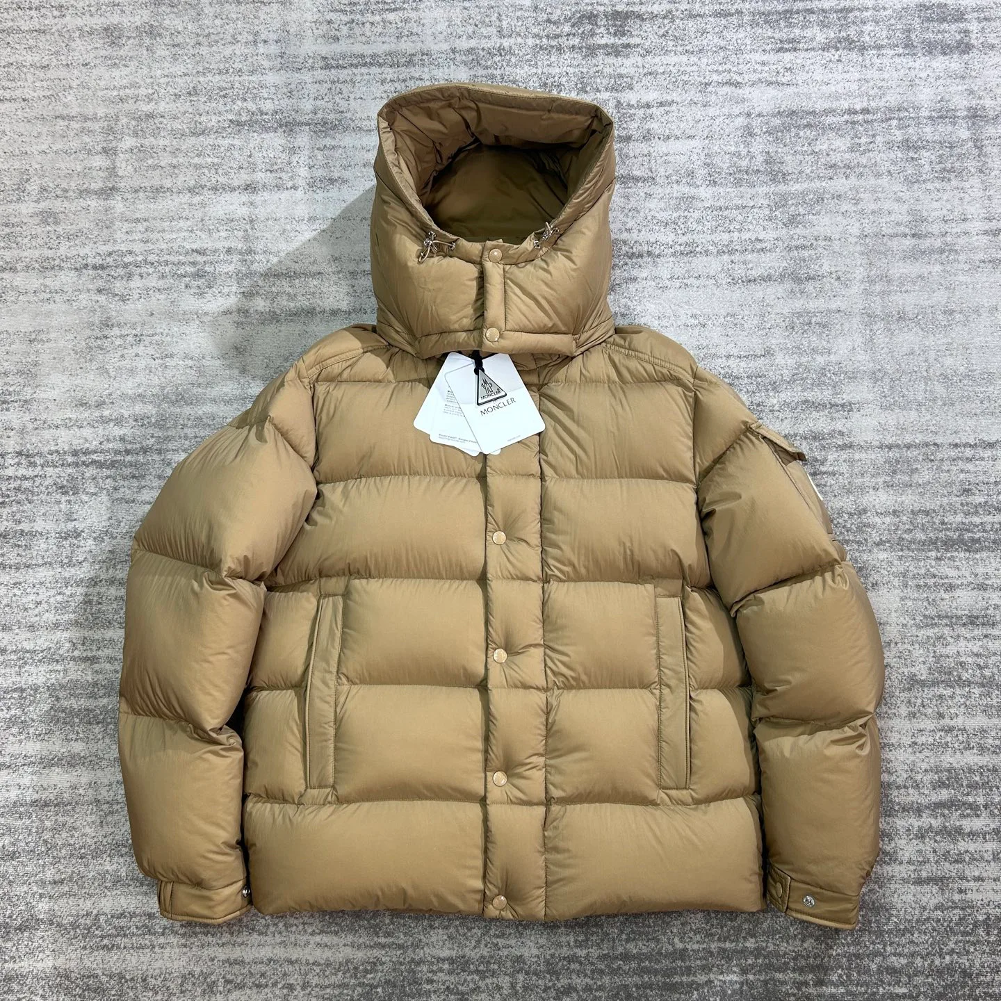 Women's Jackets And Down Jackets MONCLER 18134101