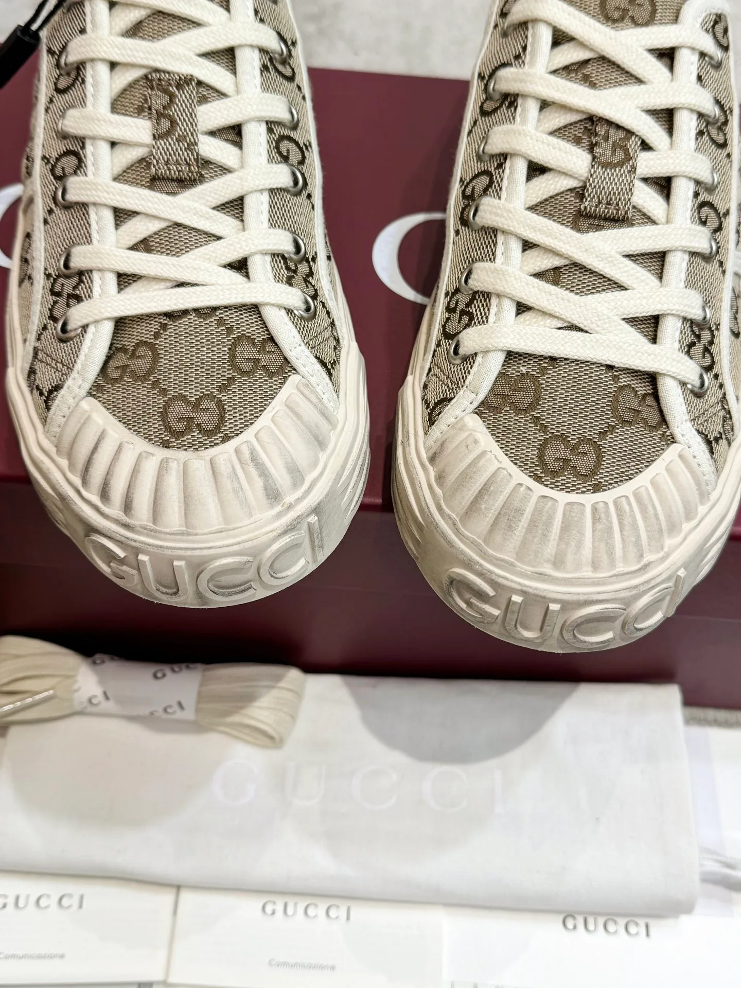 Women's Sneakers GUCCI 18139046