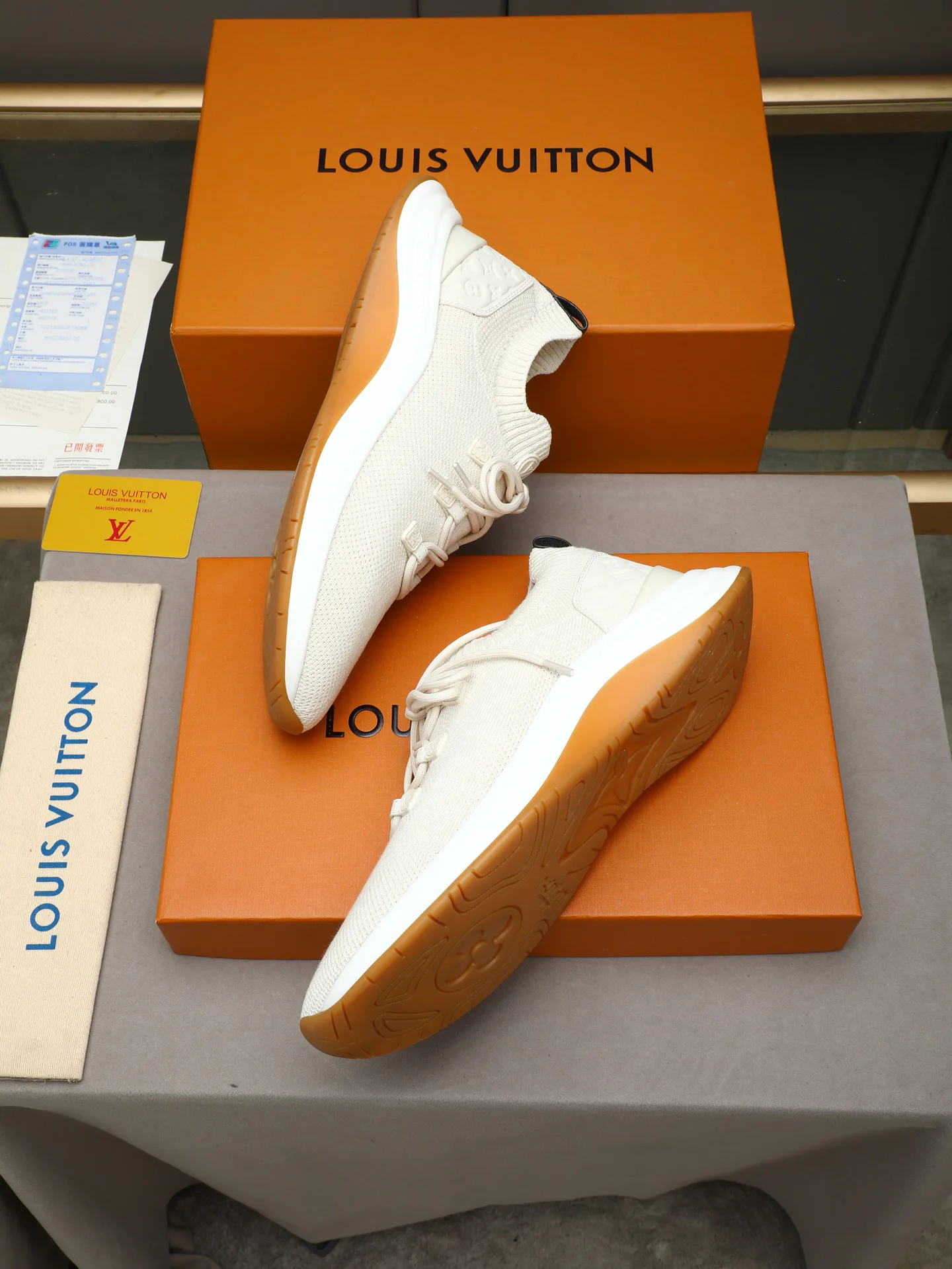 Women's Sneakers LOUIS VUITTON 17947266