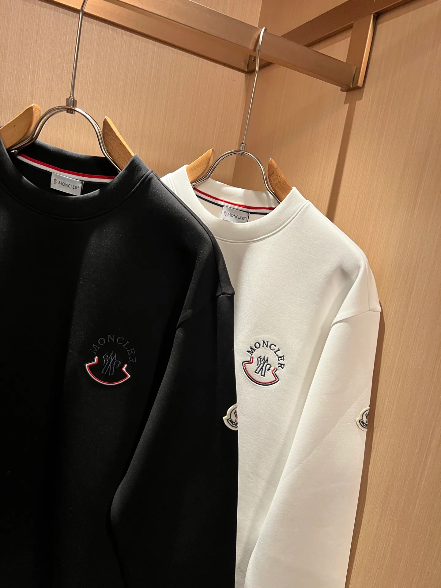 Men's Sweatshirts And Hoodies MONCLER 18519616