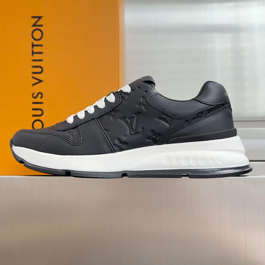 Men's Sneakers LOUIS VUITTON 17950774