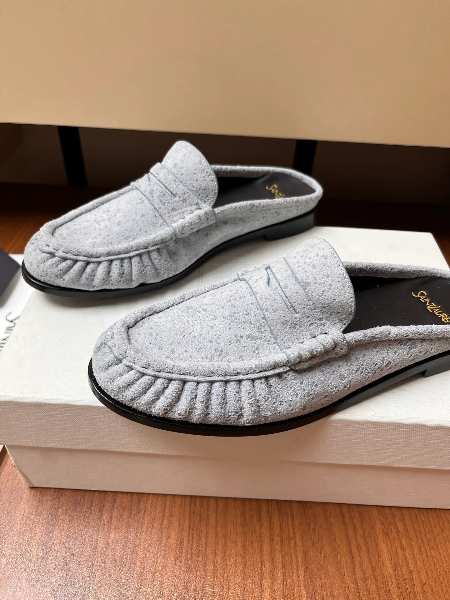Women's Loafers And Moccasins SAINT LAURENT 18037879
