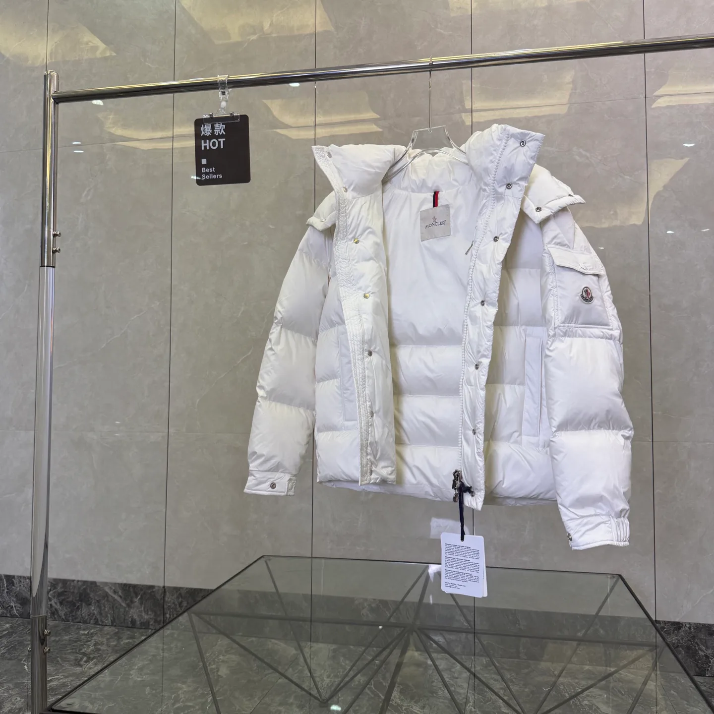 Women's Jackets And Down Jackets MONCLER 17949513