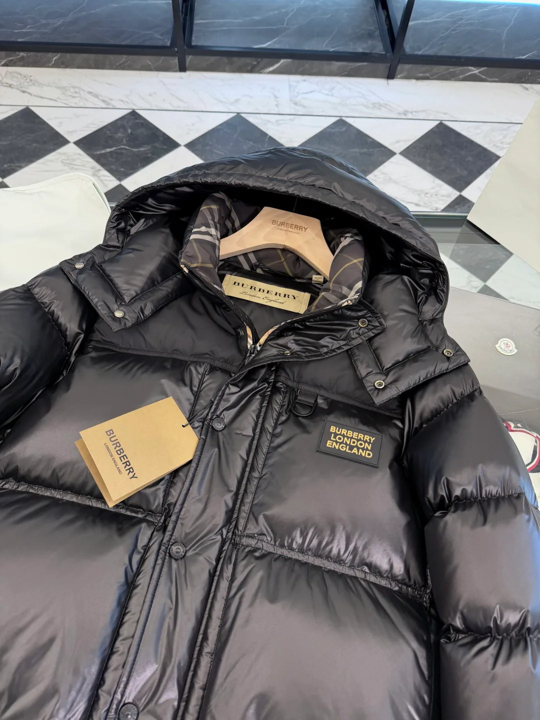 Women's Jackets And Down Jackets BURBERRY 17876507