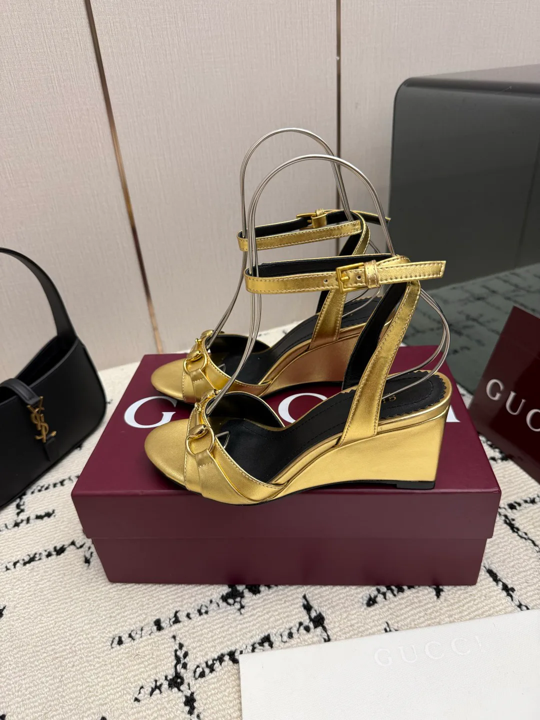 Women's Open-Toe Sandals GUCCI 18049074