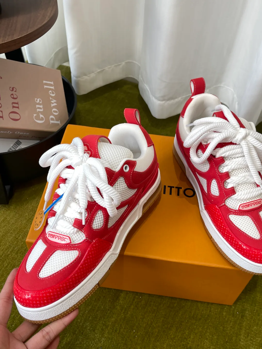 Men's Sneakers LOUIS VUITTON 18062836