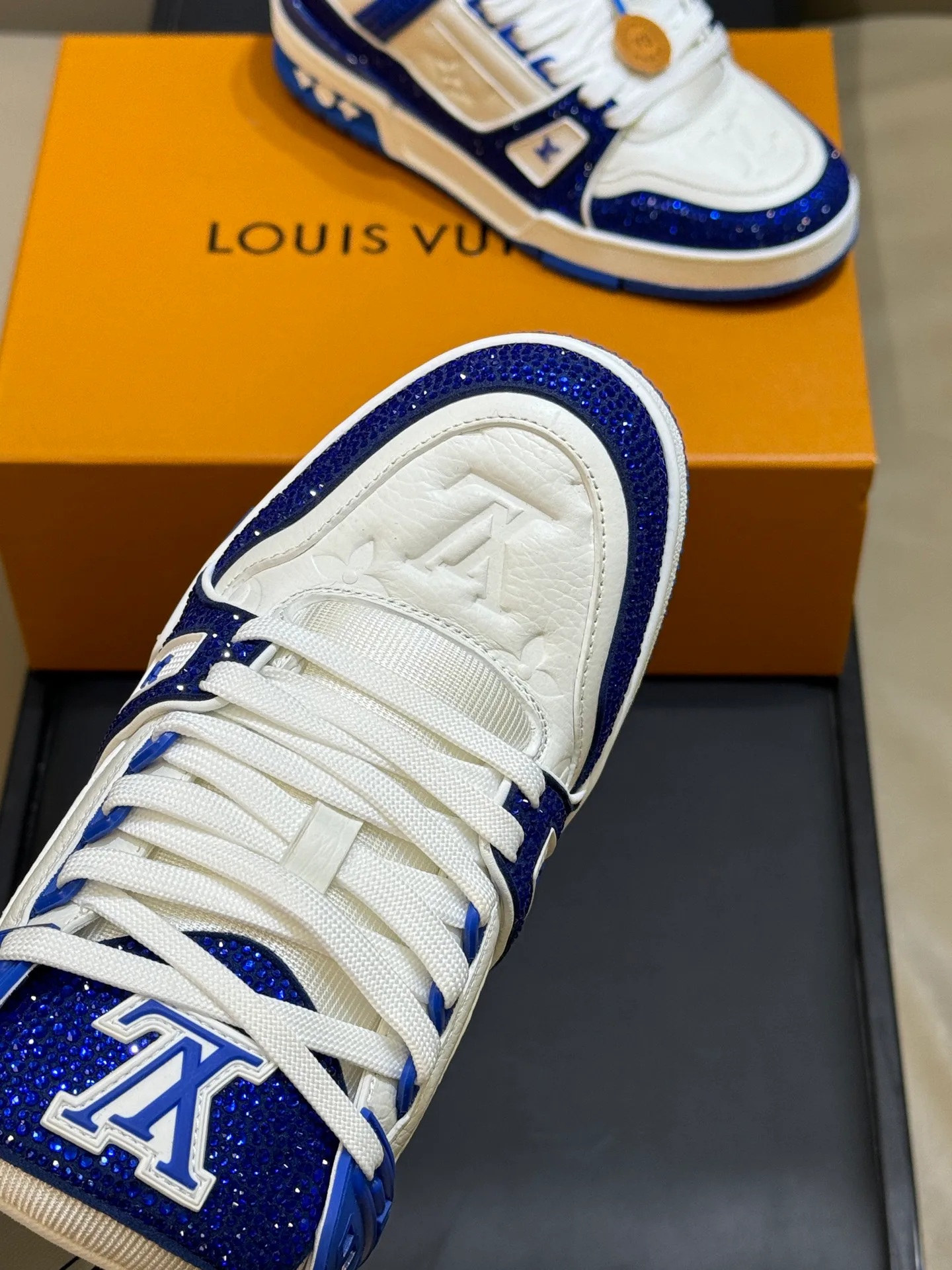 Men's Sneakers LOUIS VUITTON 18073567