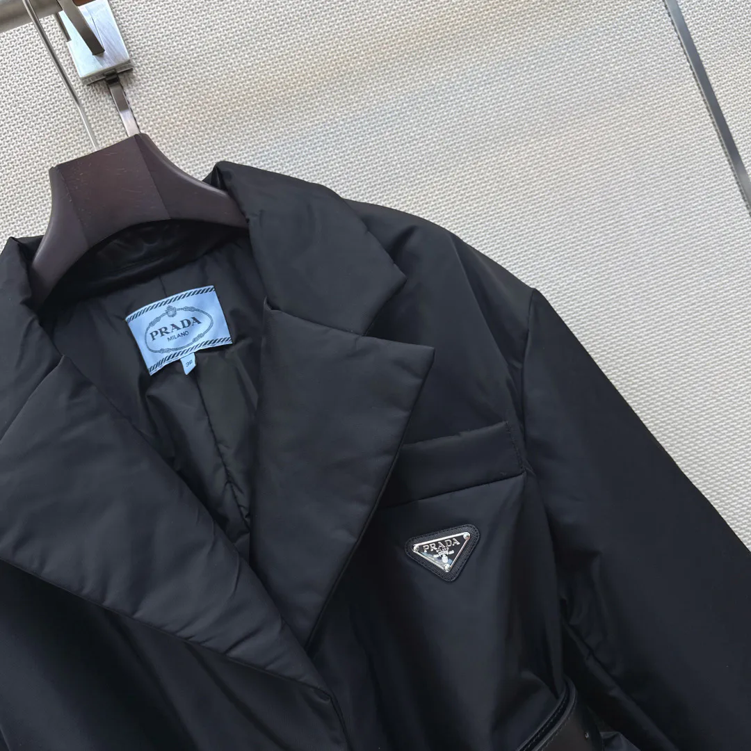 Women's Jackets And Down Jackets PRADA 18198704