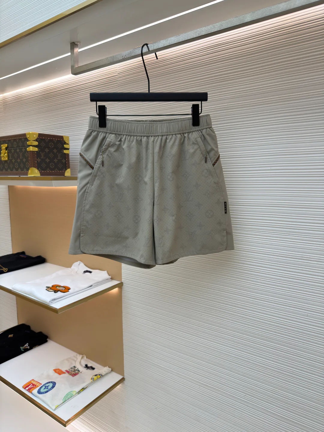 Men's Shorts LOUIS VUITTON 17054888