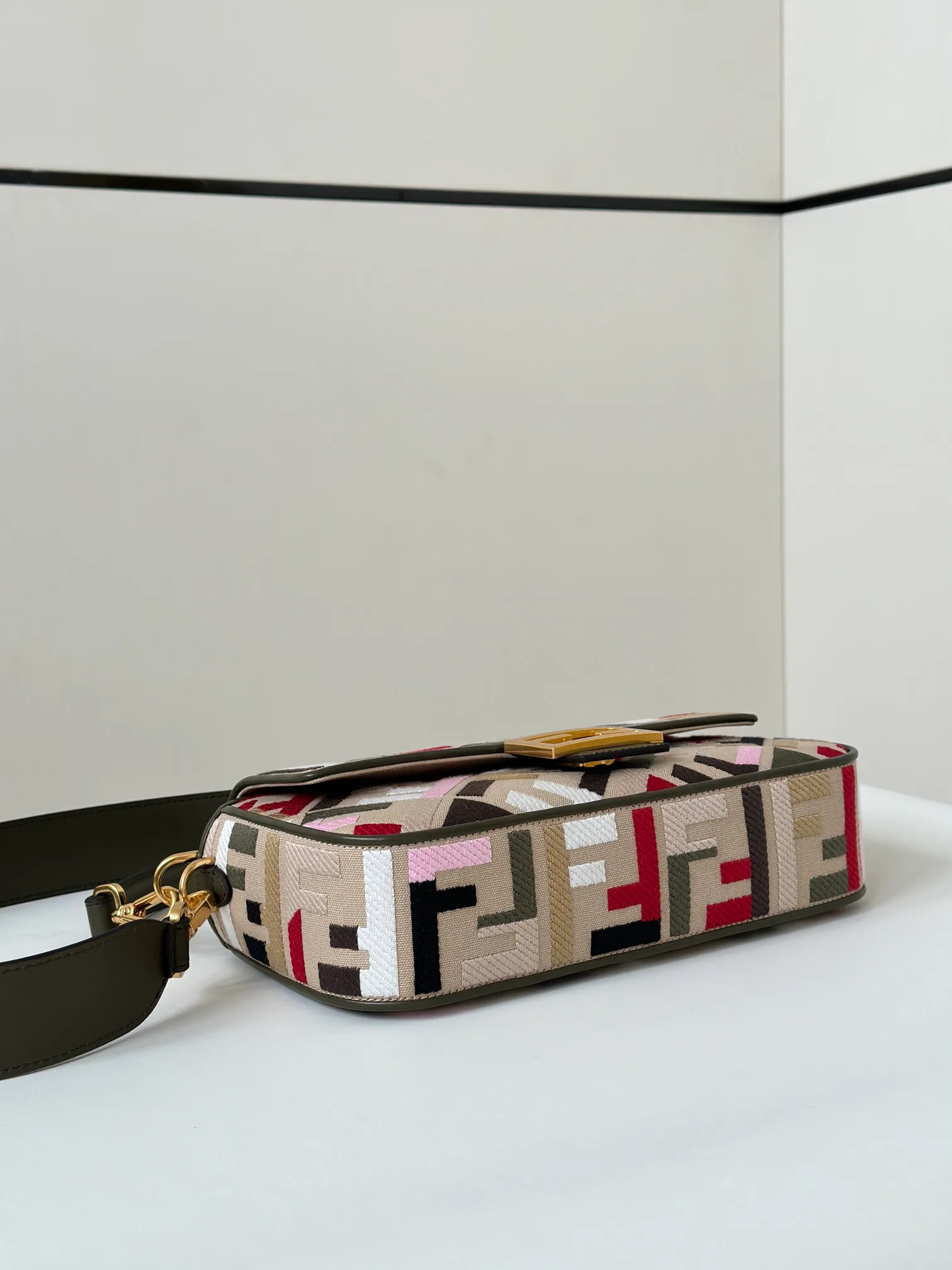 Women's Classic Handbags FENDI 17880644